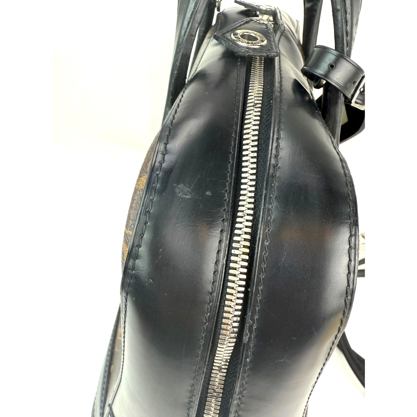 
                  
                    Louis Vuitton Dora Monogram MM Noir Shoulder Hand Bag
                  
                