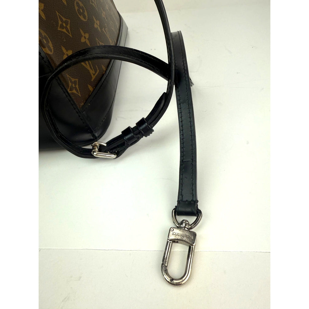 
                  
                    Louis Vuitton Dora Monogram MM Noir Shoulder Hand Bag
                  
                