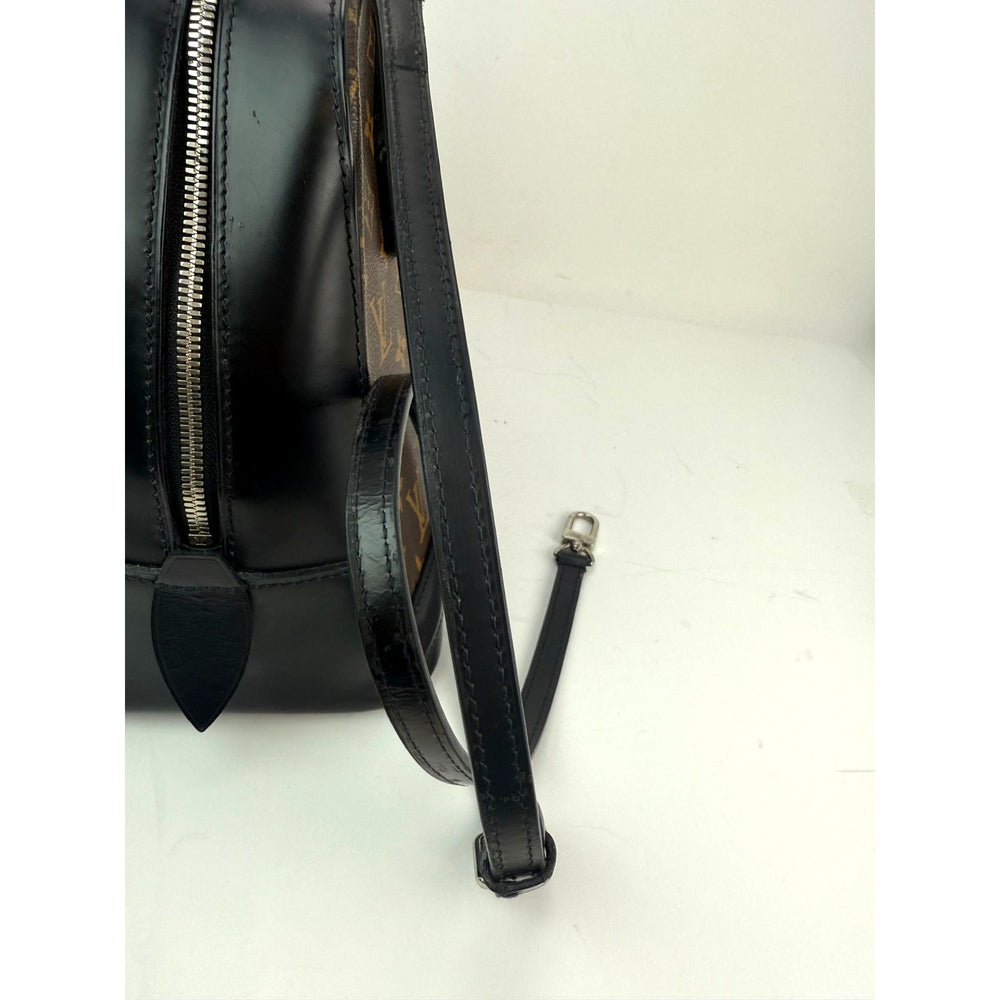 
                  
                    Louis Vuitton Dora Monogram MM Noir Shoulder Hand Bag
                  
                