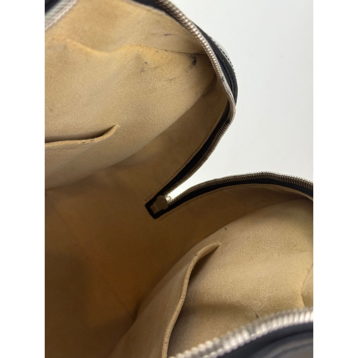 
                  
                    Louis Vuitton Dora Monogram MM Noir Shoulder Hand Bag
                  
                