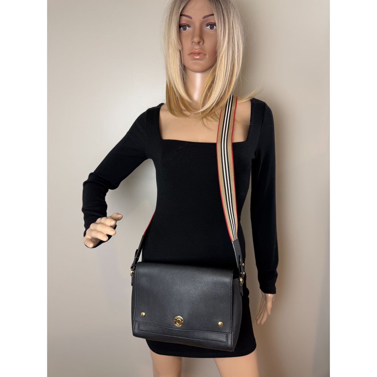 
                  
                    Burberry Grainy Calfskin Note Black Crossbody Bag
                  
                