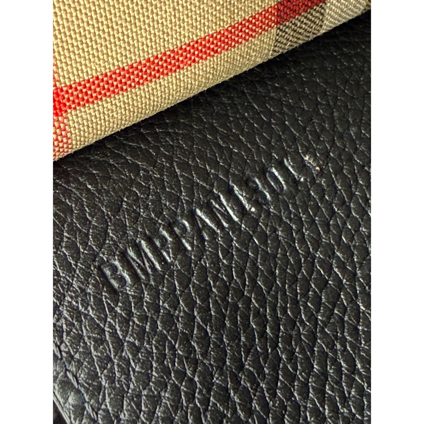
                  
                    Burberry Grainy Calfskin Note Black Crossbody Bag
                  
                