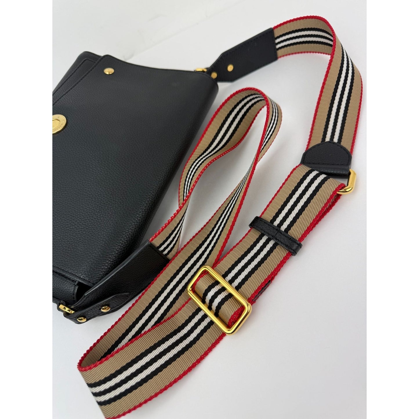 
                  
                    Burberry Grainy Calfskin Note Black Crossbody Bag
                  
                