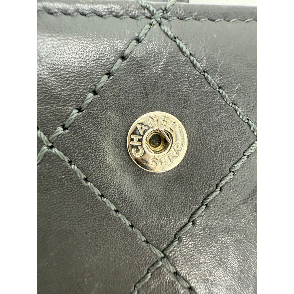 
                  
                    Chanel aged calfskin 2.55 Reissue Zip Gray Compact Wallet
                  
                
