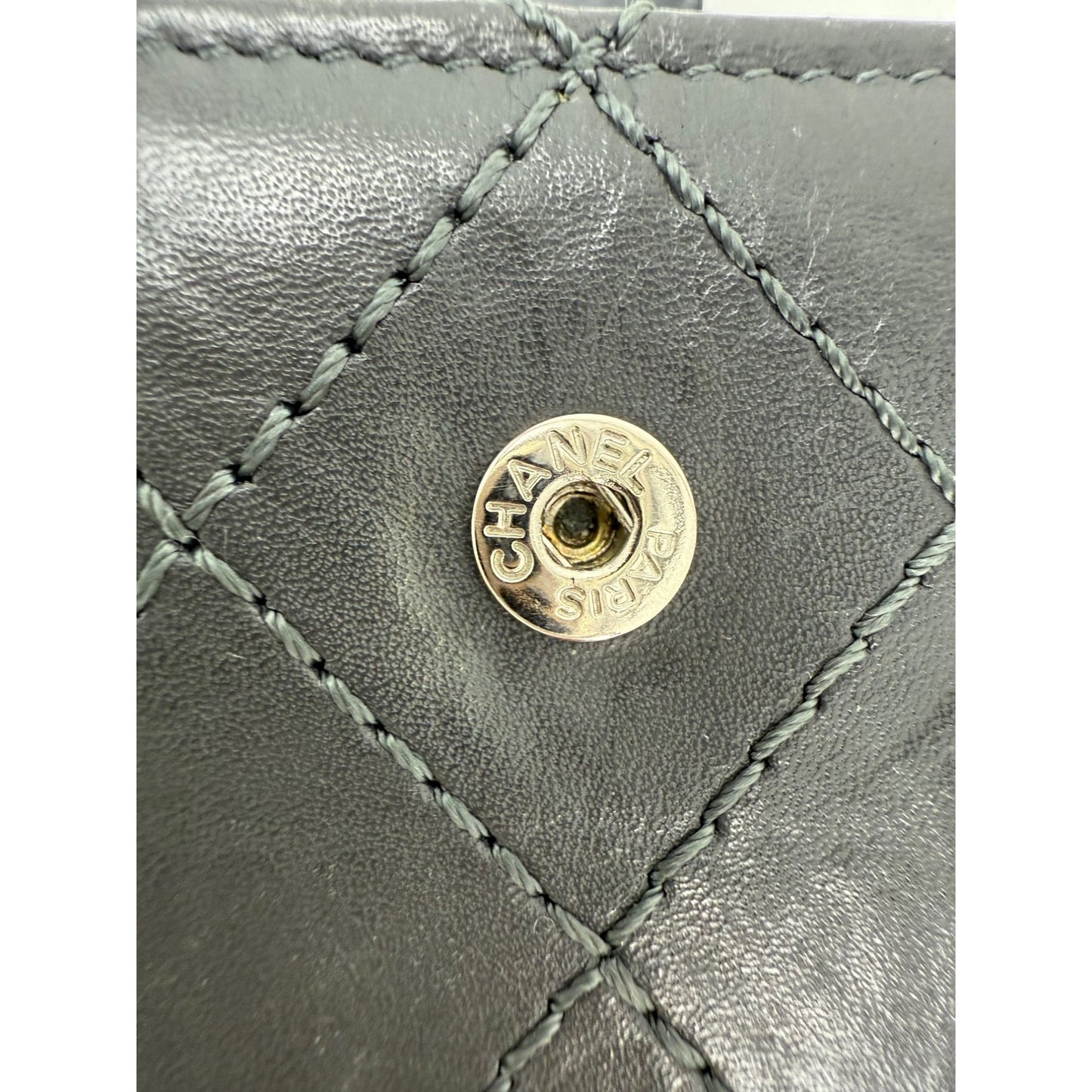 
                  
                    Chanel aged calfskin 2.55 Reissue Zip Gray Compact Wallet
                  
                