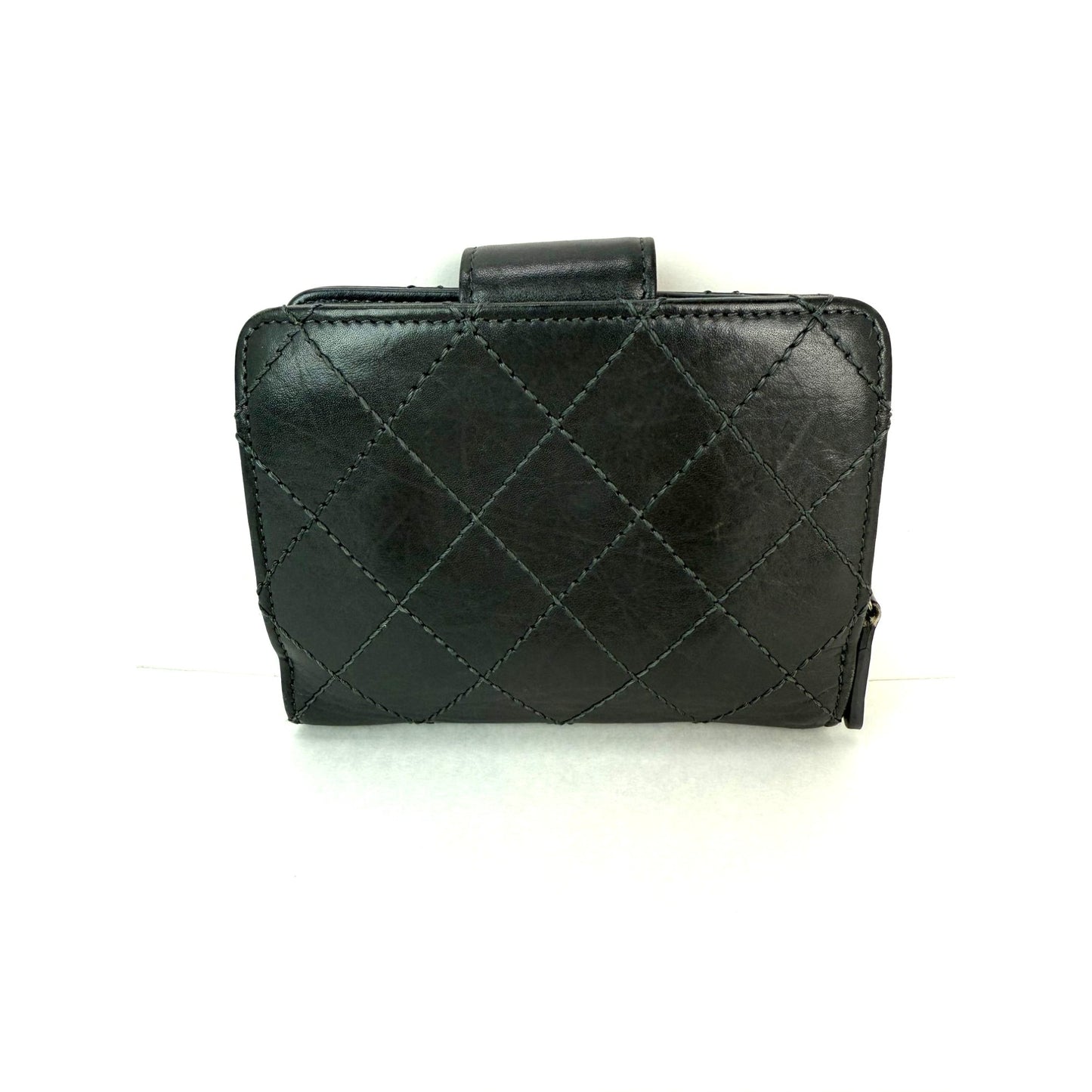 
                  
                    Chanel aged calfskin 2.55 Reissue Zip Gray Compact Wallet
                  
                
