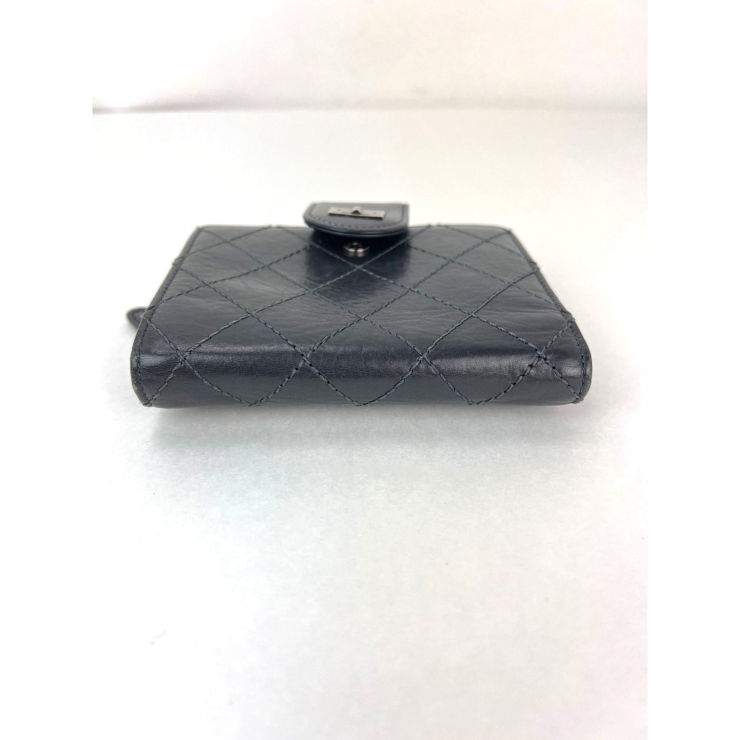 
                  
                    Chanel aged calfskin 2.55 Reissue Zip Gray Compact Wallet
                  
                
