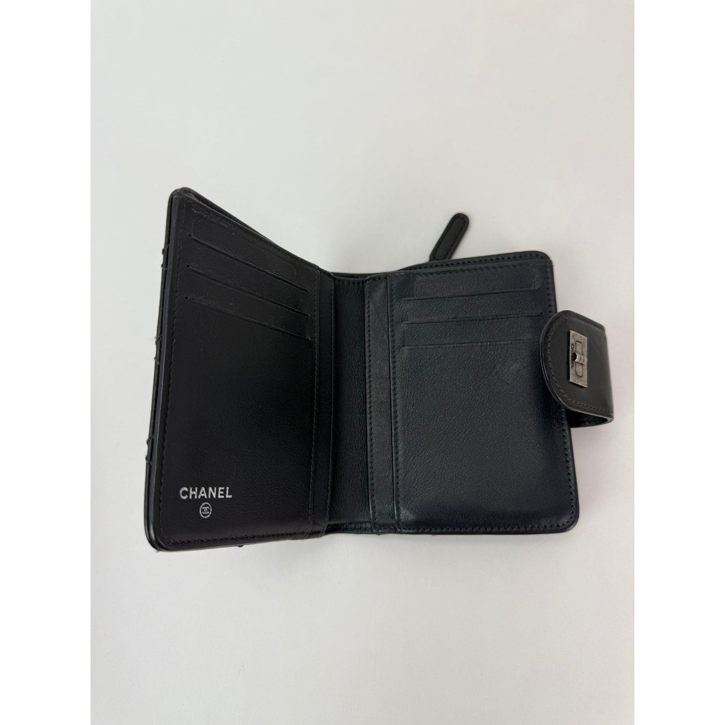 
                  
                    Chanel aged calfskin 2.55 Reissue Zip Gray Compact Wallet
                  
                