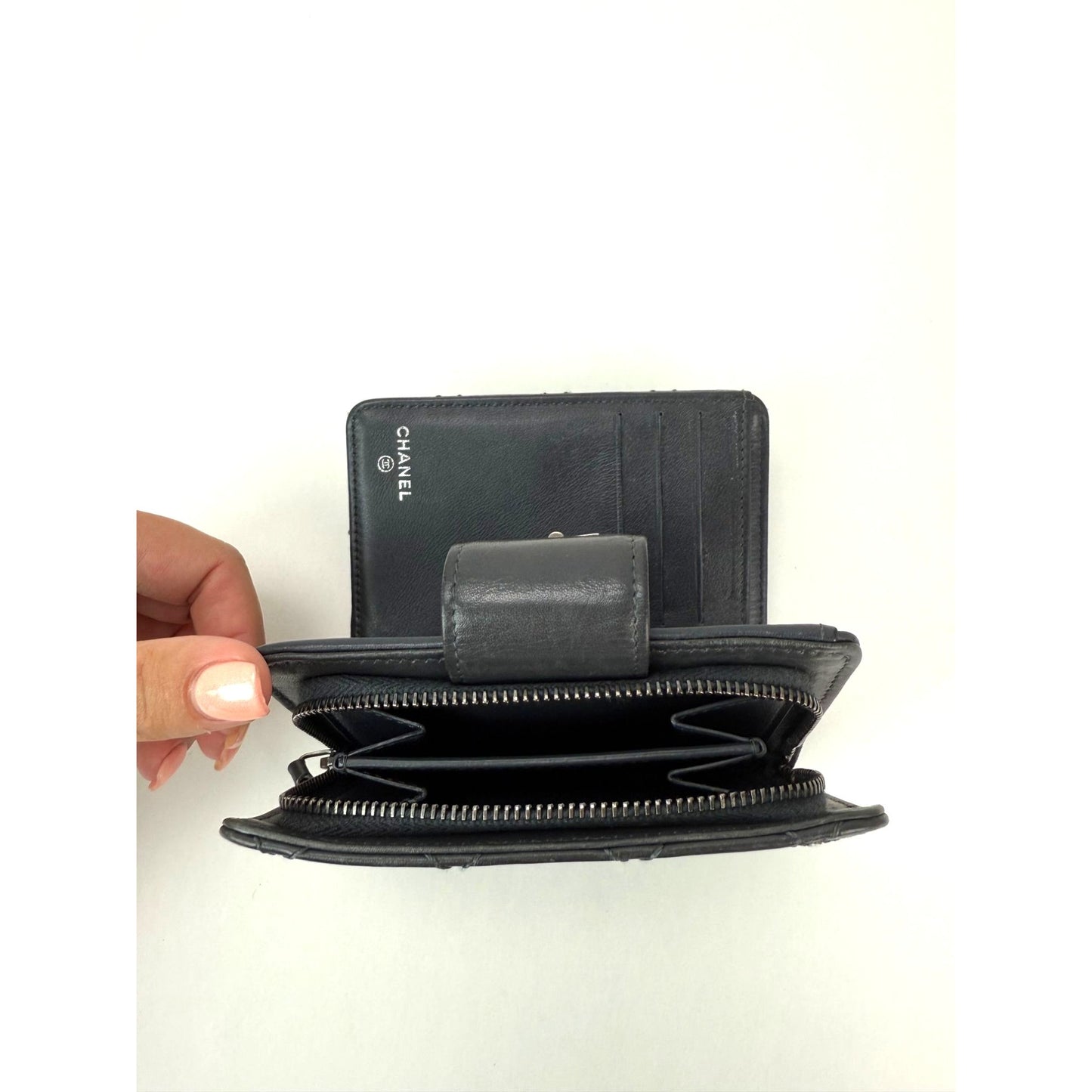 
                  
                    Chanel aged calfskin 2.55 Reissue Zip Gray Compact Wallet
                  
                