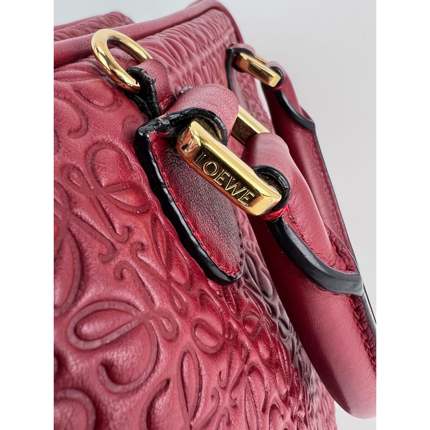 
                  
                    Loewe Amazona Anagram 2 Way Red Leather Shoulder Bag
                  
                