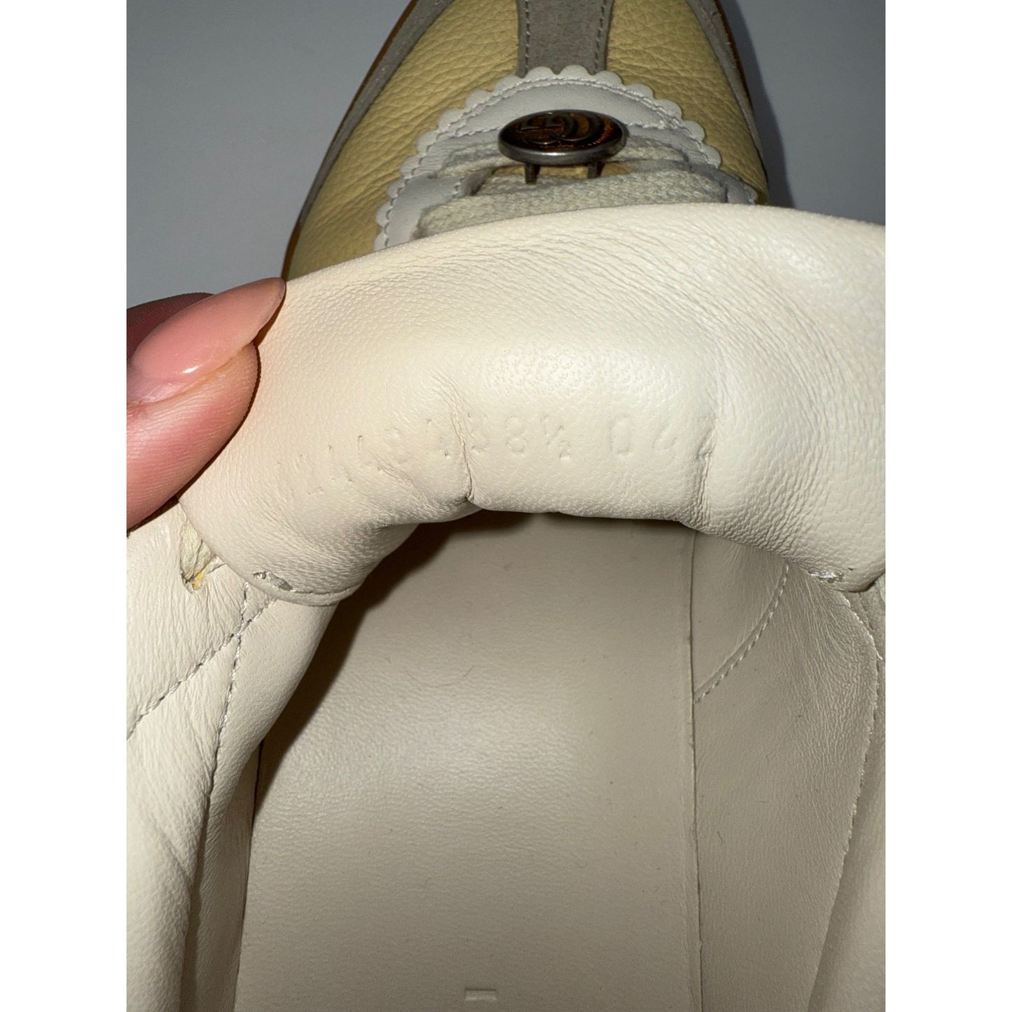 
                  
                    GUCCI G74 Yellow Leather Web Low Oatmeal Women's Sneakers Size 38.5 USA 8.5
                  
                