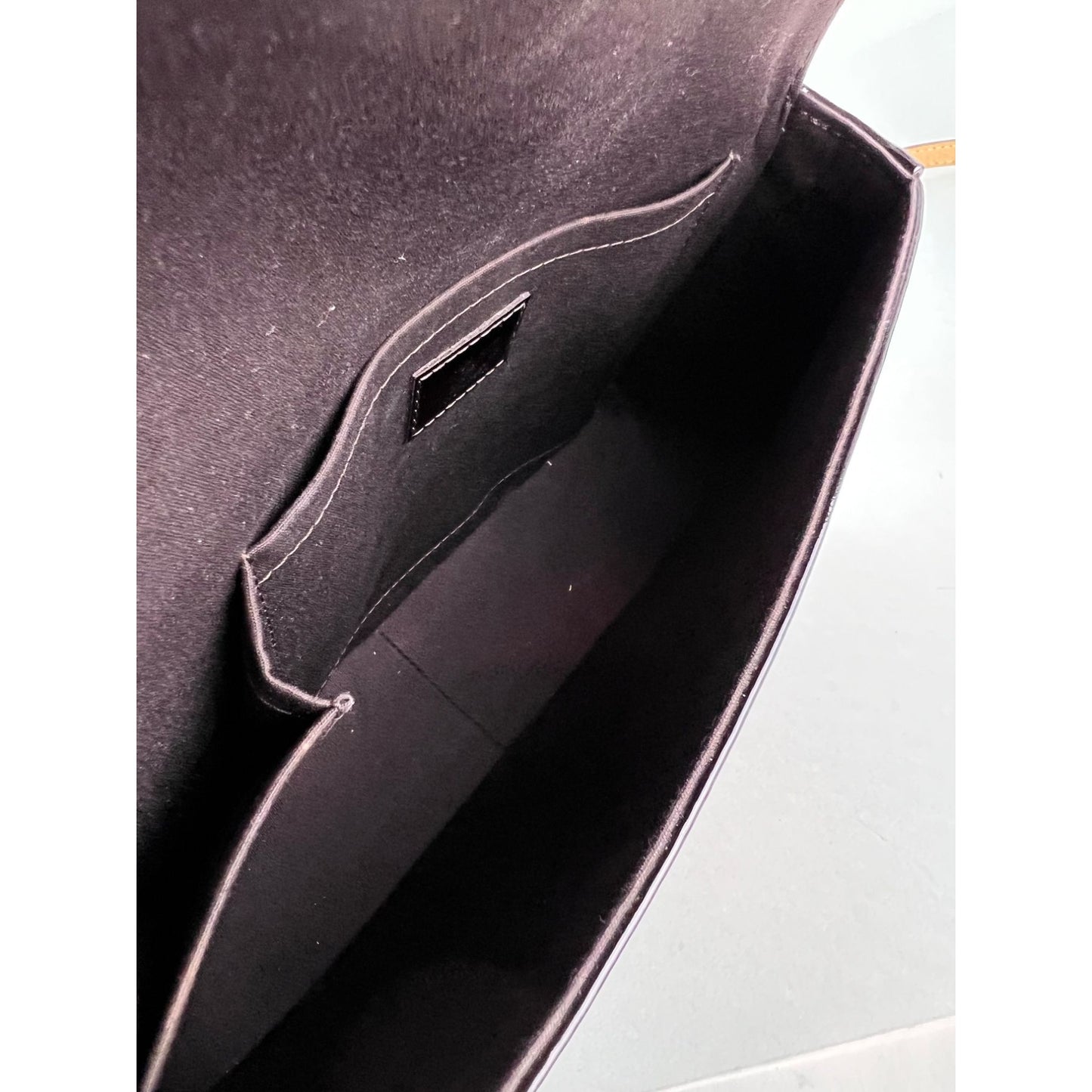 
                  
                    Louis Vuitton Vernis Rodeo Drive Amarante Patient Leather Shoulder Bag
                  
                