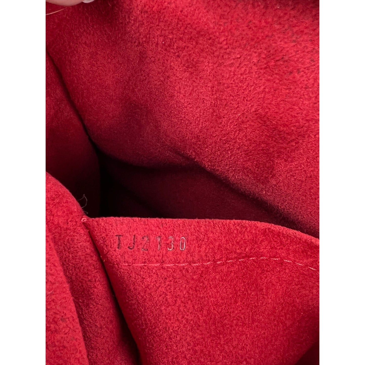 
                  
                    Louis Vuitton Trevi PM Damier Ebene Canvas Shoulder Hand Bag
                  
                