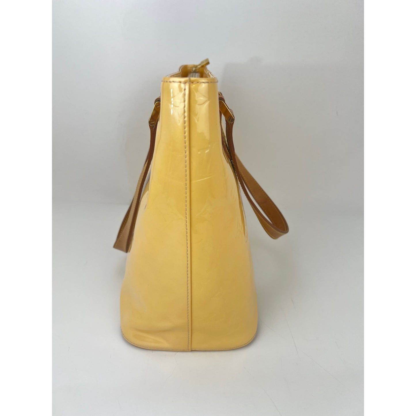 
                  
                    Louis Vuitton Vintage Houston Vernis Patent Leather Yellow Shoulder Bag
                  
                