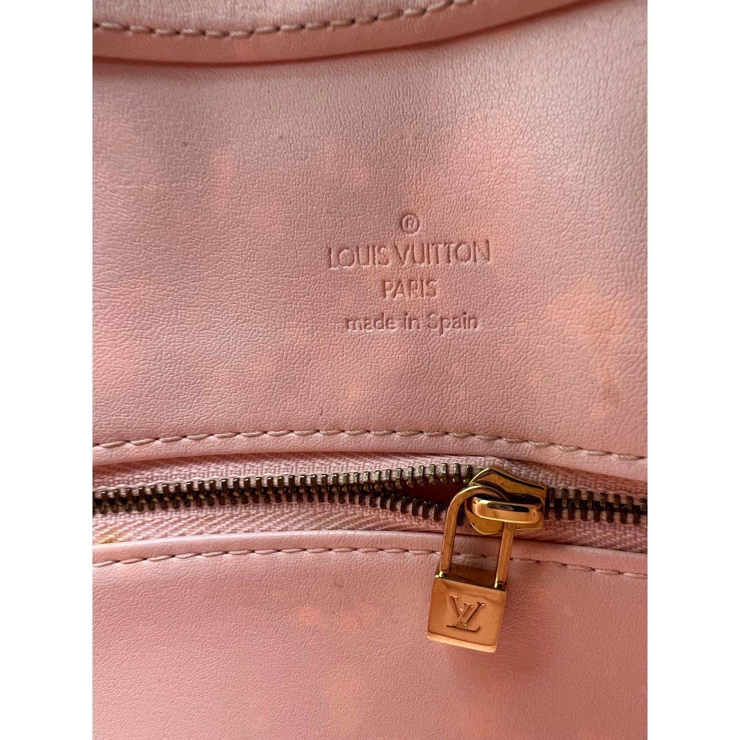 
                  
                    Louis Vuitton Vintage Houston Vernis Patent Leather Yellow Shoulder Bag
                  
                