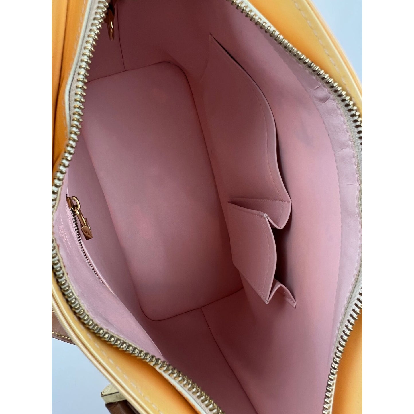 
                  
                    Louis Vuitton Vintage Houston Vernis Patent Leather Yellow Shoulder Bag
                  
                