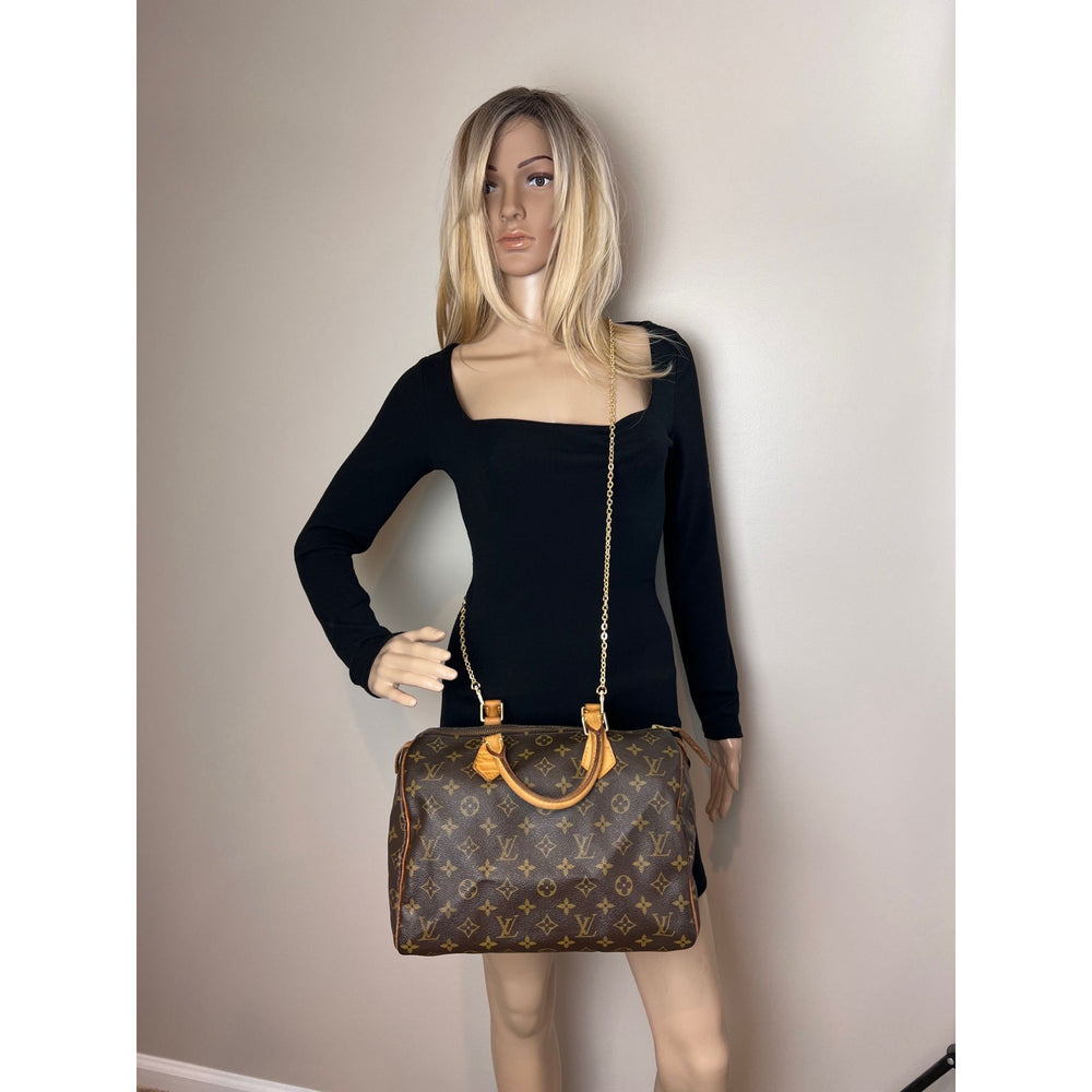 
                  
                    LOUIS VUITTON Monogram Speedy 30 Canvas Hand Bag
                  
                