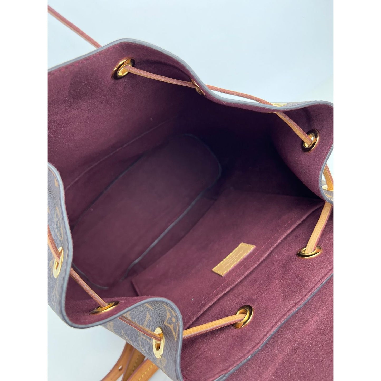 LOUIS VUITTON Montsouris NM Monogram Backpack – Debsluxurycloset