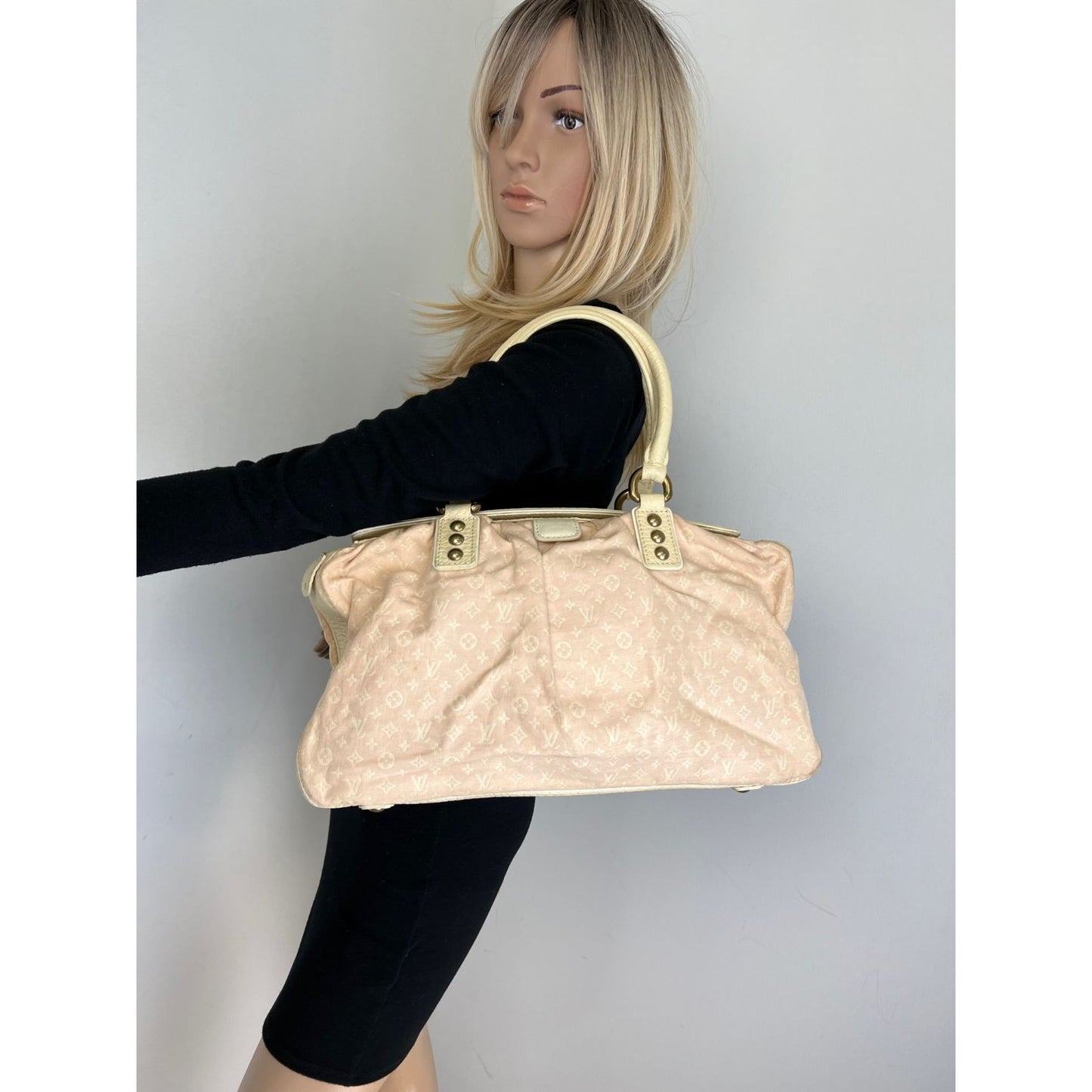 LOUIS VUITTON Mini Lin Trapeze GM Rose Hand Bag – Debsluxurycloset