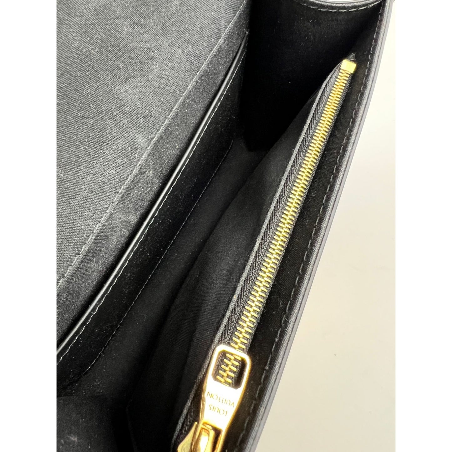 
                  
                    Louis Vuitton Louise MM Chain Black Patent Leather Bag
                  
                