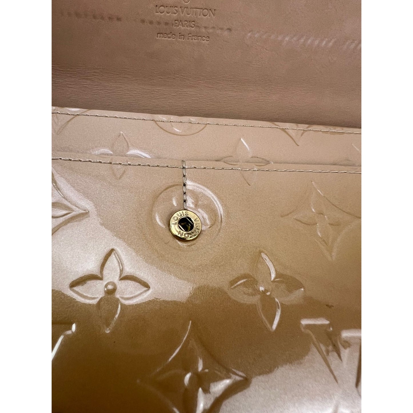 
                  
                    Louis Vuitton Sarah Vernis Beige Poudre Wallet
                  
                