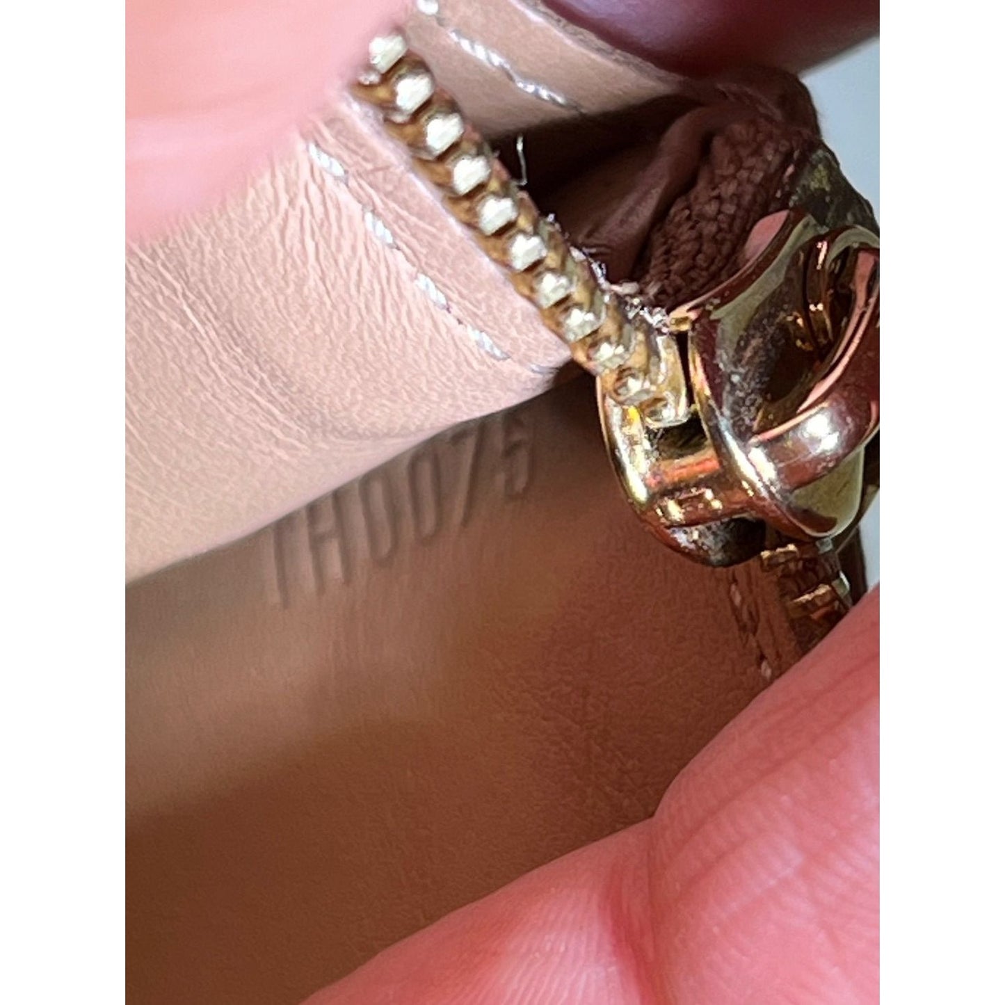 
                  
                    Louis Vuitton Sarah Vernis Beige Poudre Wallet
                  
                