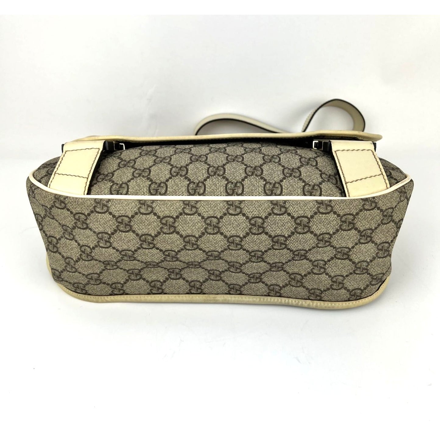 
                  
                    Gucci GG Supreme Medium Double Buckle Messenger Flap Bag
                  
                