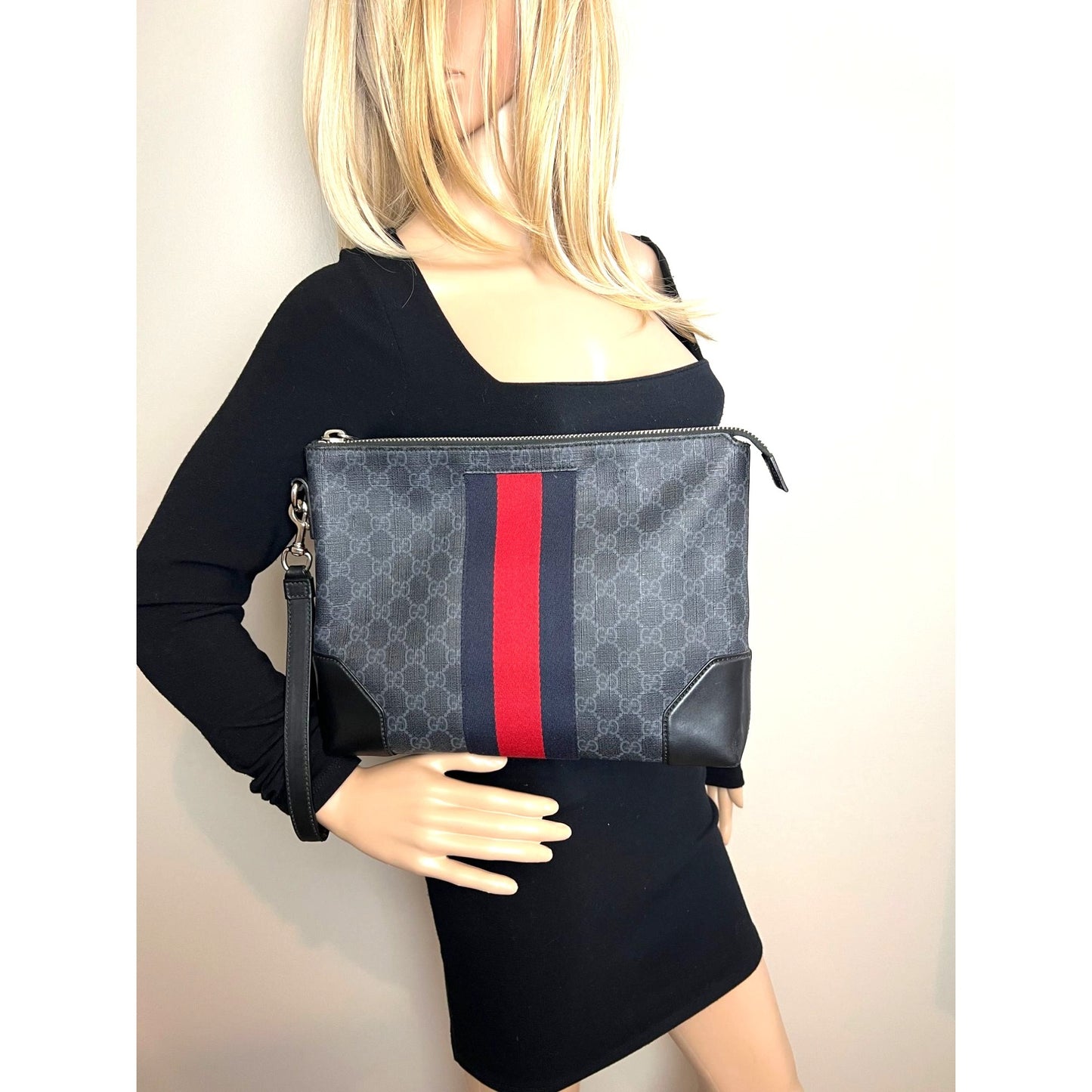 
                  
                    Gucci GG Supreme Web  Pouch Grey Canvas
                  
                