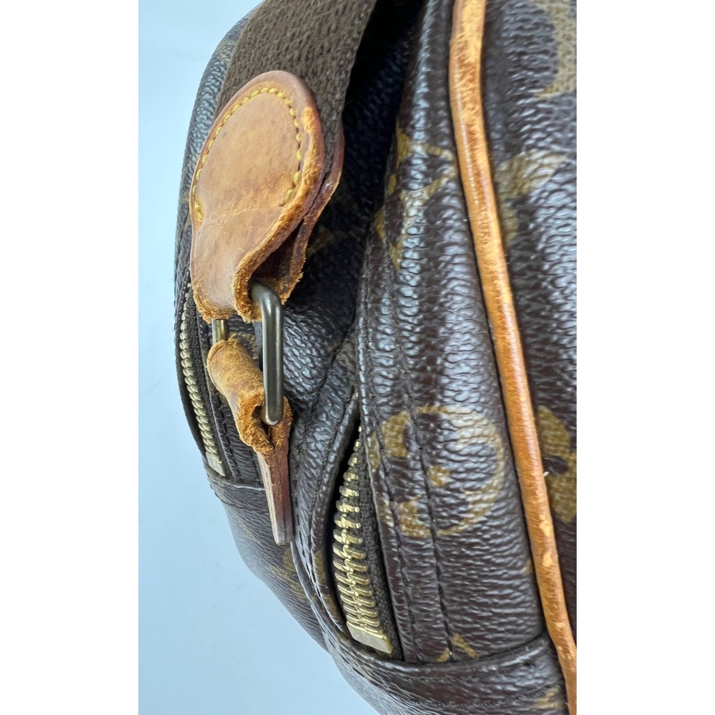 
                  
                    Louis Vuitton Reporter PM Monogram Messenger Bag Vintage
                  
                