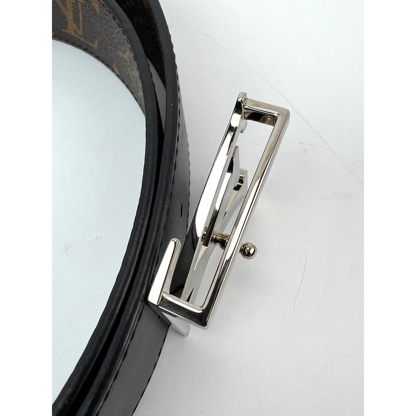 
                  
                    Louis Vuitton Initiales 40mm Black Reversible Monogram Belt 80/32
                  
                