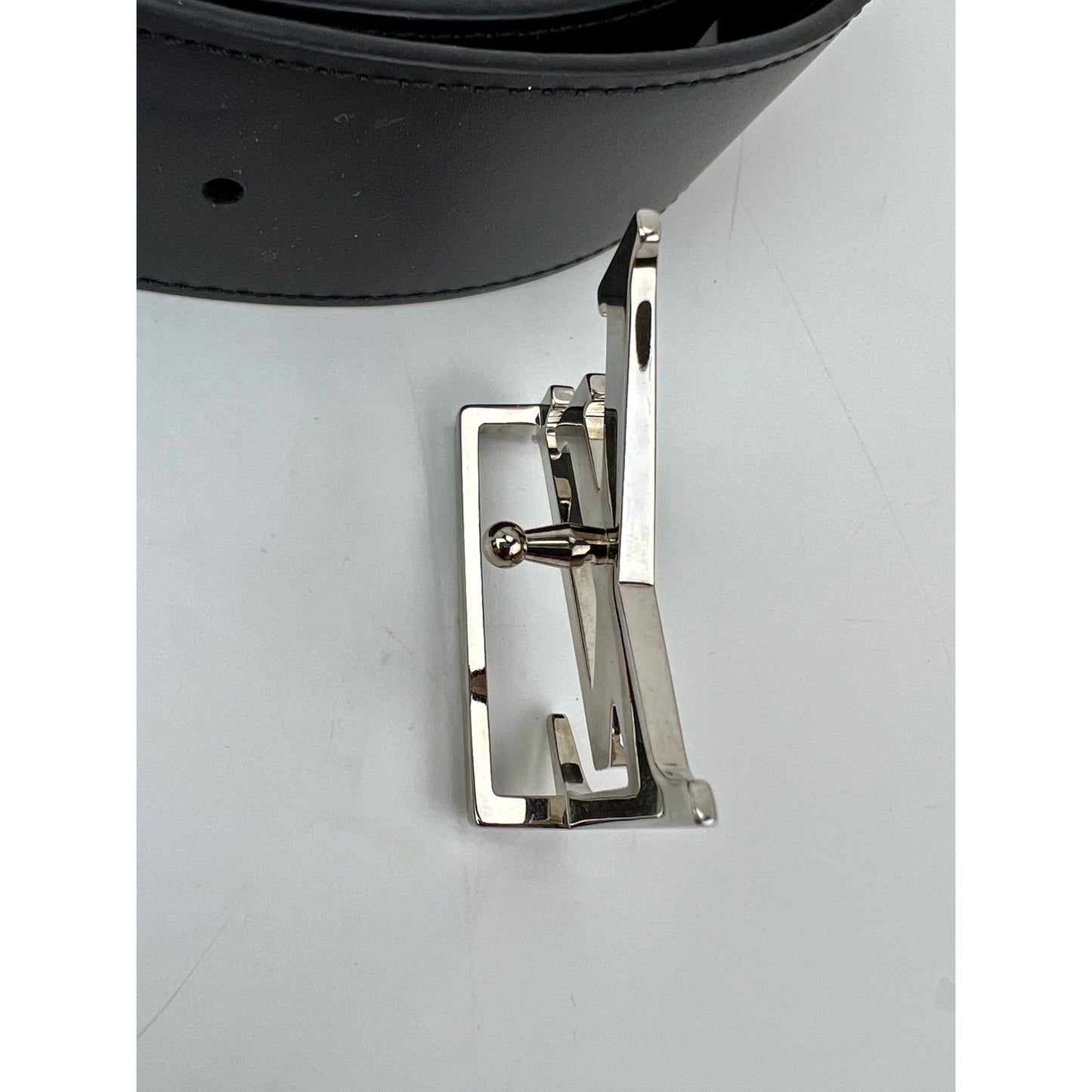 
                  
                    Louis Vuitton Initiales 40mm Black Reversible Monogram Belt 80/32
                  
                