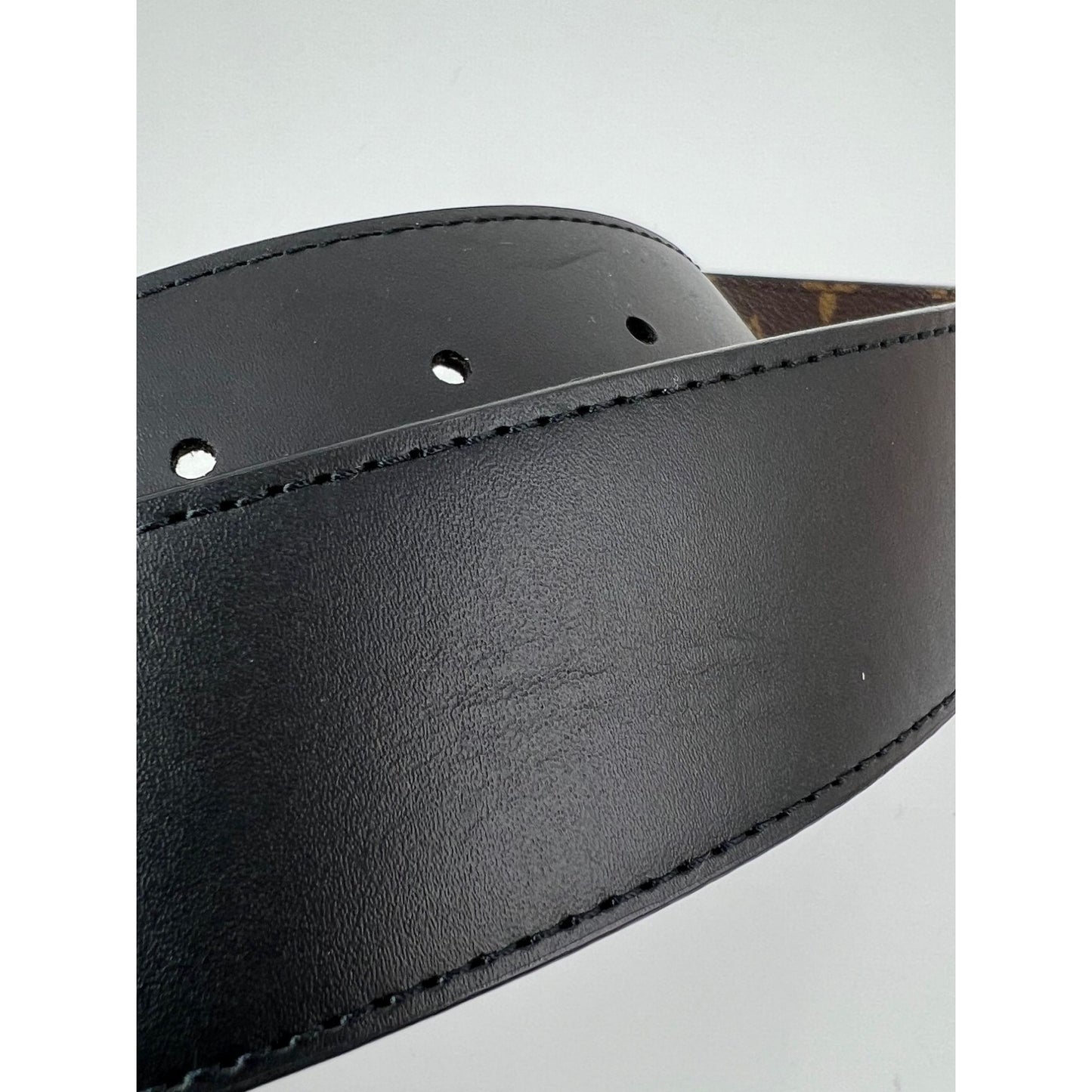 
                  
                    Louis Vuitton Initiales 40mm Black Reversible Monogram Belt 80/32
                  
                
