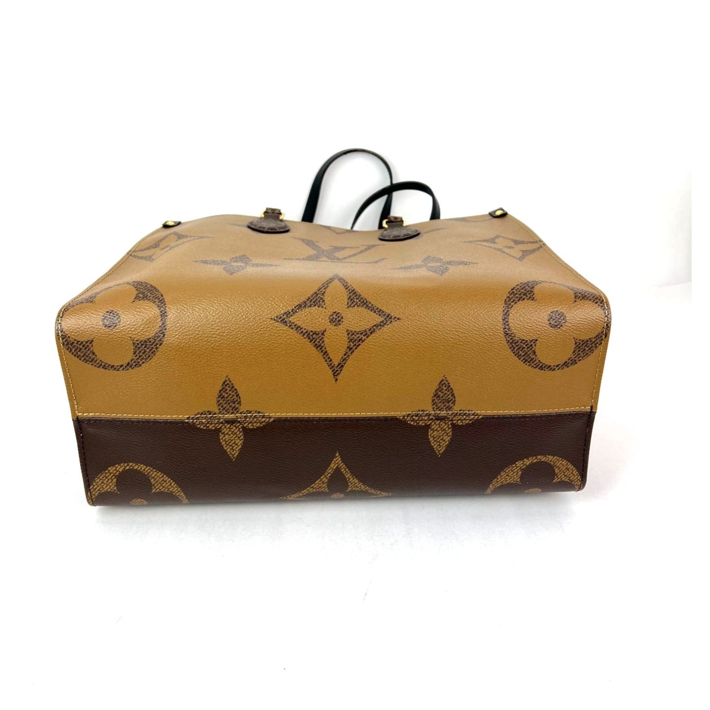 
                  
                    Louis Vuitton ONTHEGO MM Reverse Giant Monogram Tote
                  
                
