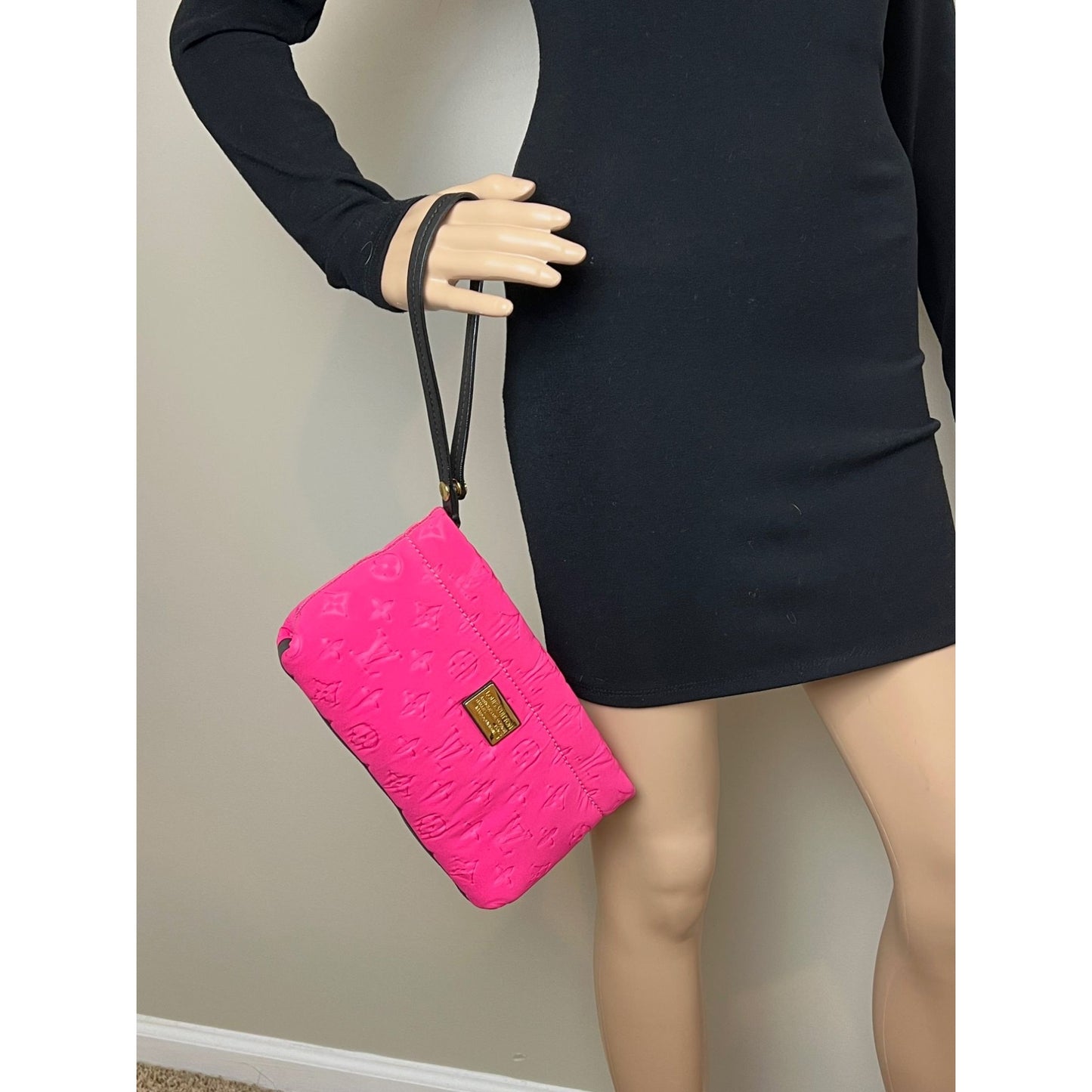 
                  
                    Louis Vuitton Scuba Fuchsia Pochette Wristlet or Clutch Bag LIMITED EDITION
                  
                