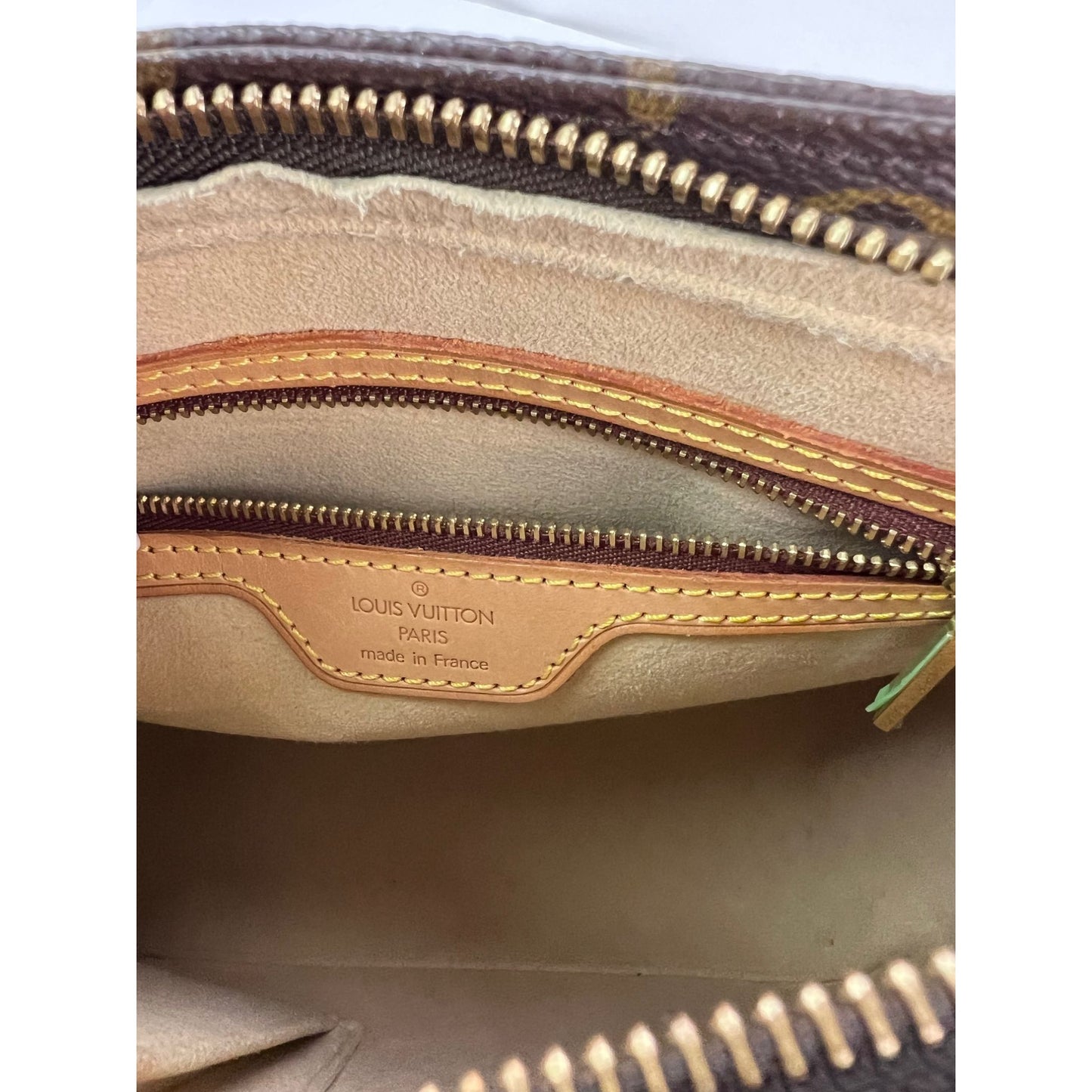 
                  
                    Louis Vuitton Vintage Looping MM Monogram Shoulder Bag
                  
                