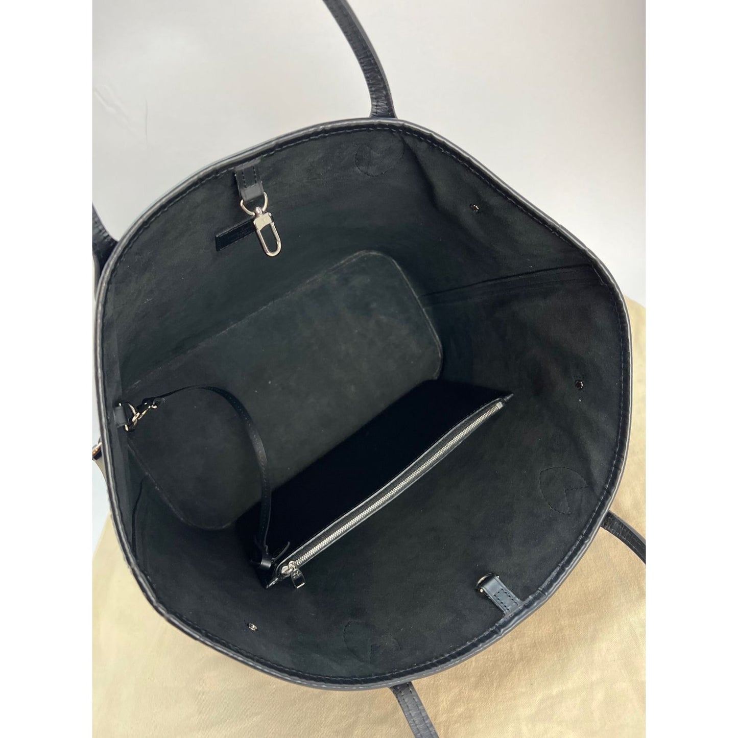 black leather neverfull bag