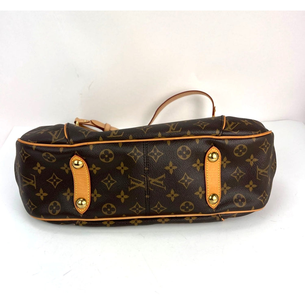 
                  
                    Louis Vuitton Galliera PM Monogram Shoulder Bag
                  
                