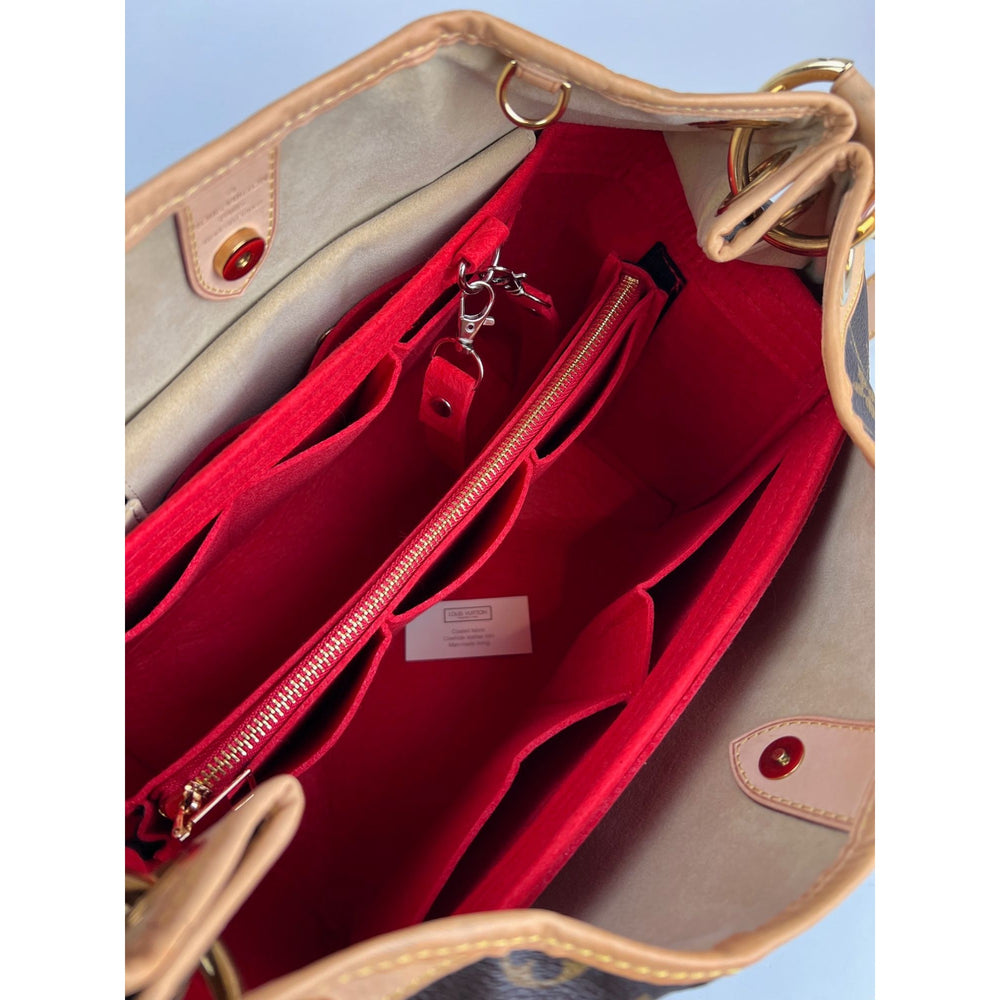 
                  
                    Louis Vuitton Galliera PM Monogram Shoulder Bag
                  
                