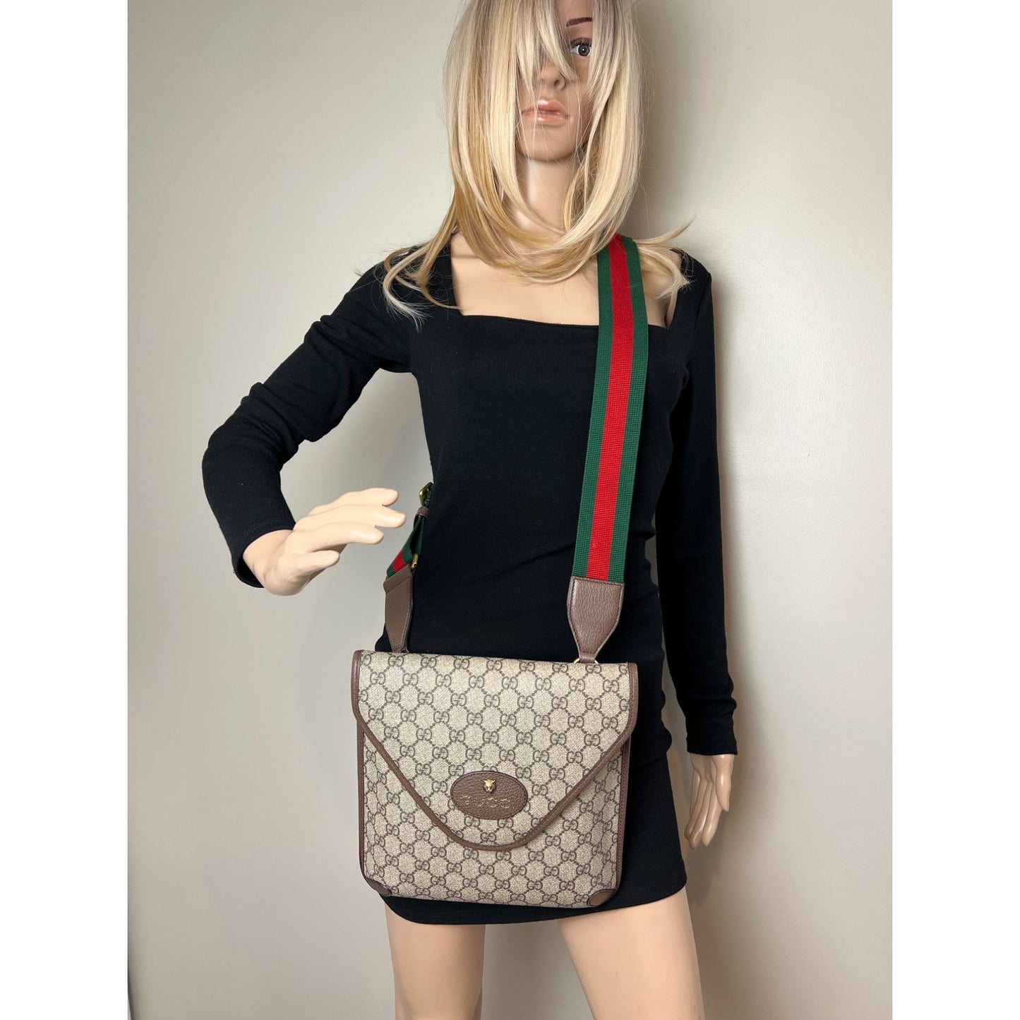 
                  
                    Gucci GG Supreme Neo Vintage Envelope Messenger Bag
                  
                