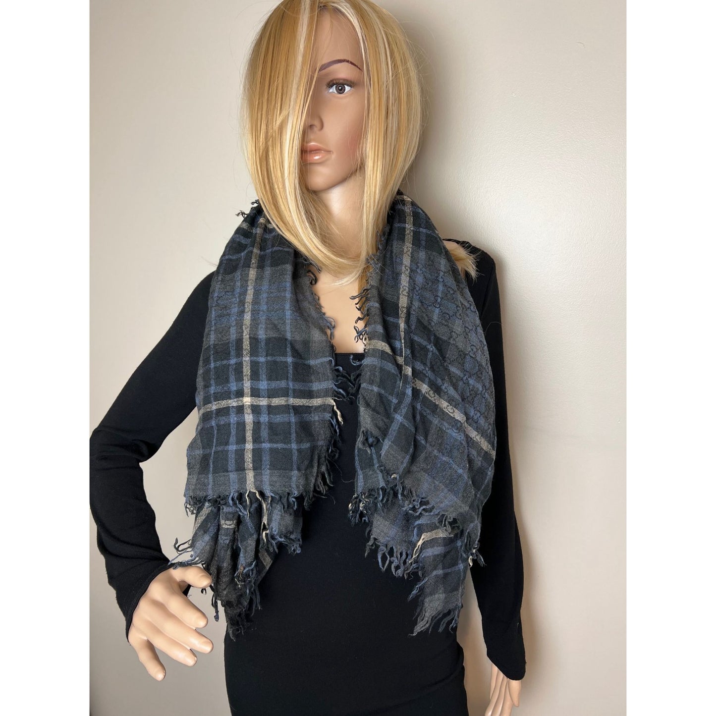 
                  
                    Gucci Plaid GG Supreme Wool Silk Blue Black Big Scarf Fringe
                  
                