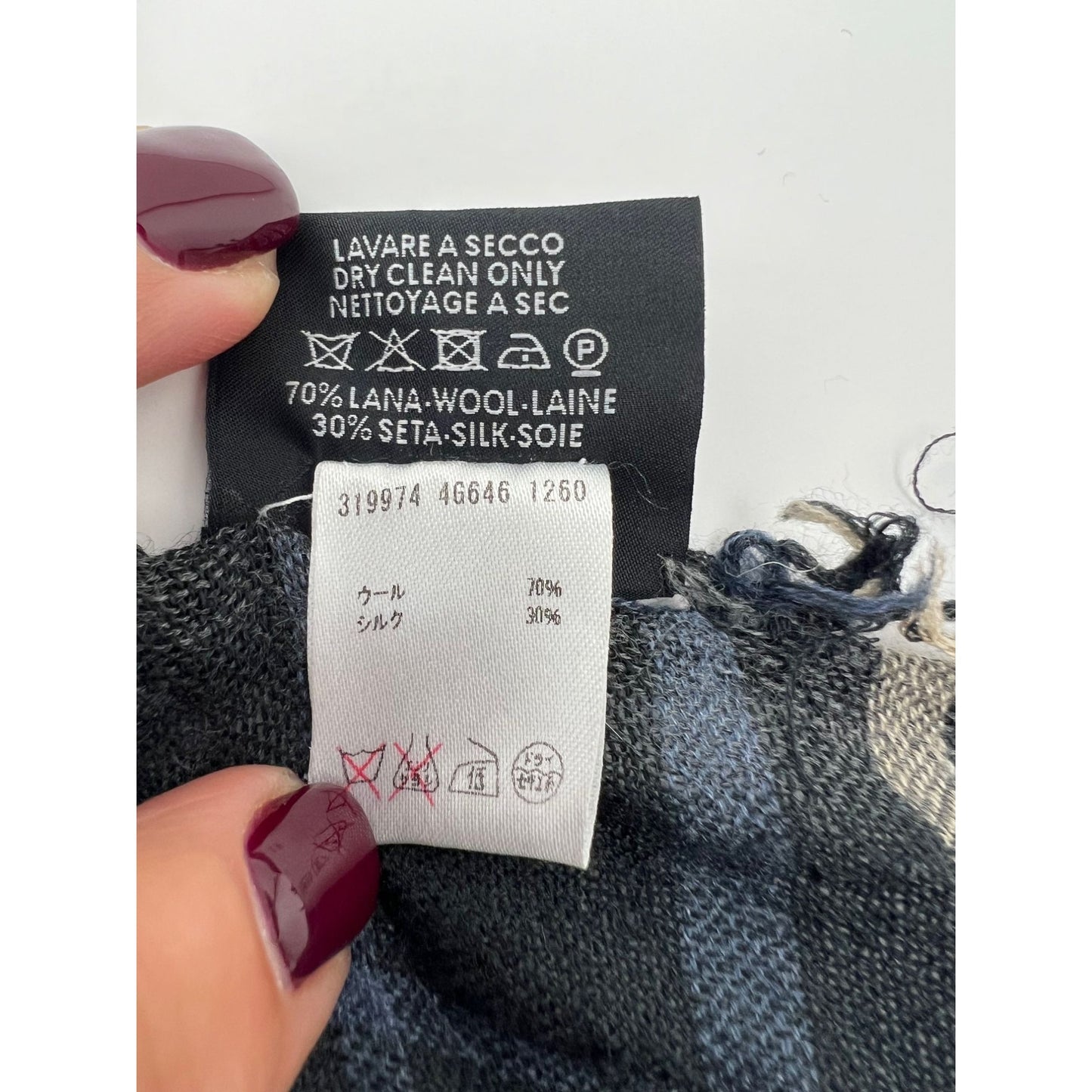 
                  
                    Gucci Plaid GG Supreme Wool Silk Blue Black Big Scarf Fringe
                  
                