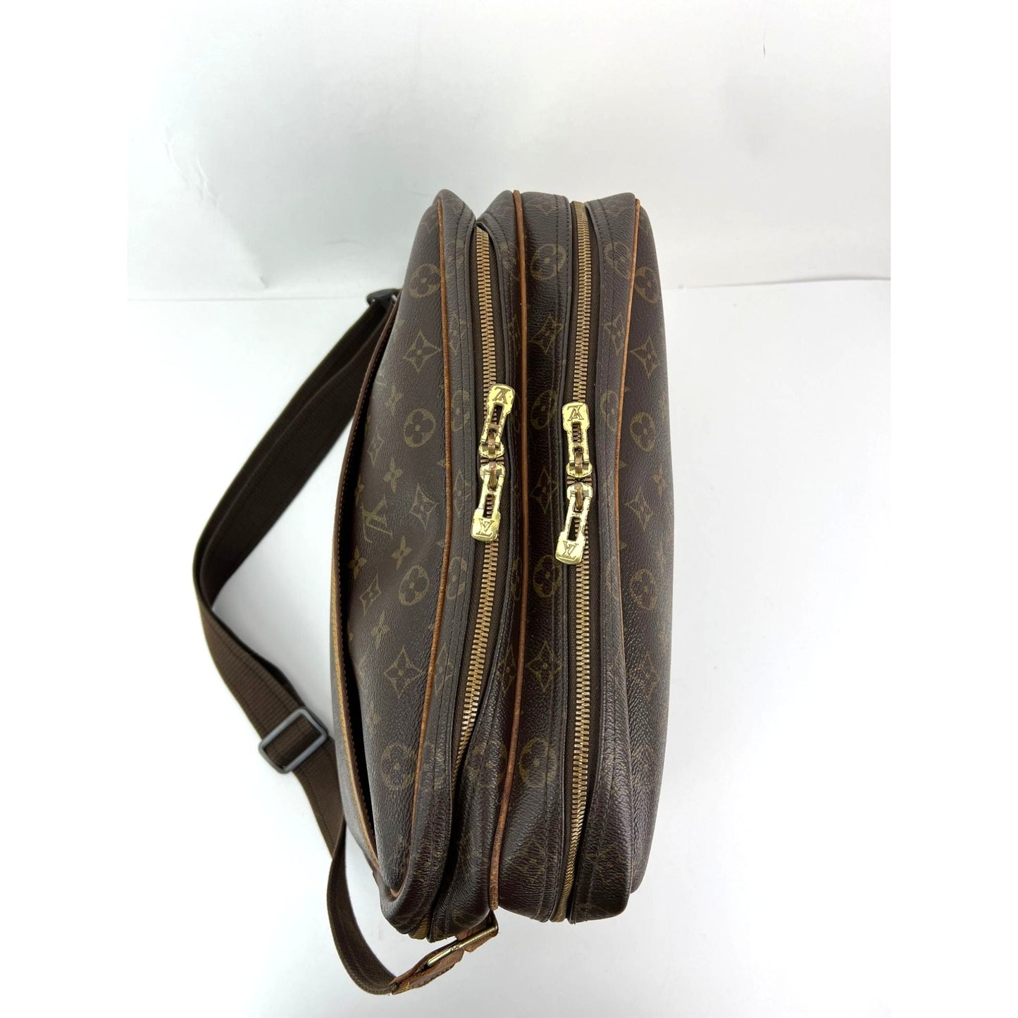 
                  
                    Louis Vuitton Reporter GM Monogram Crossbody Messenger Travel Bag
                  
                