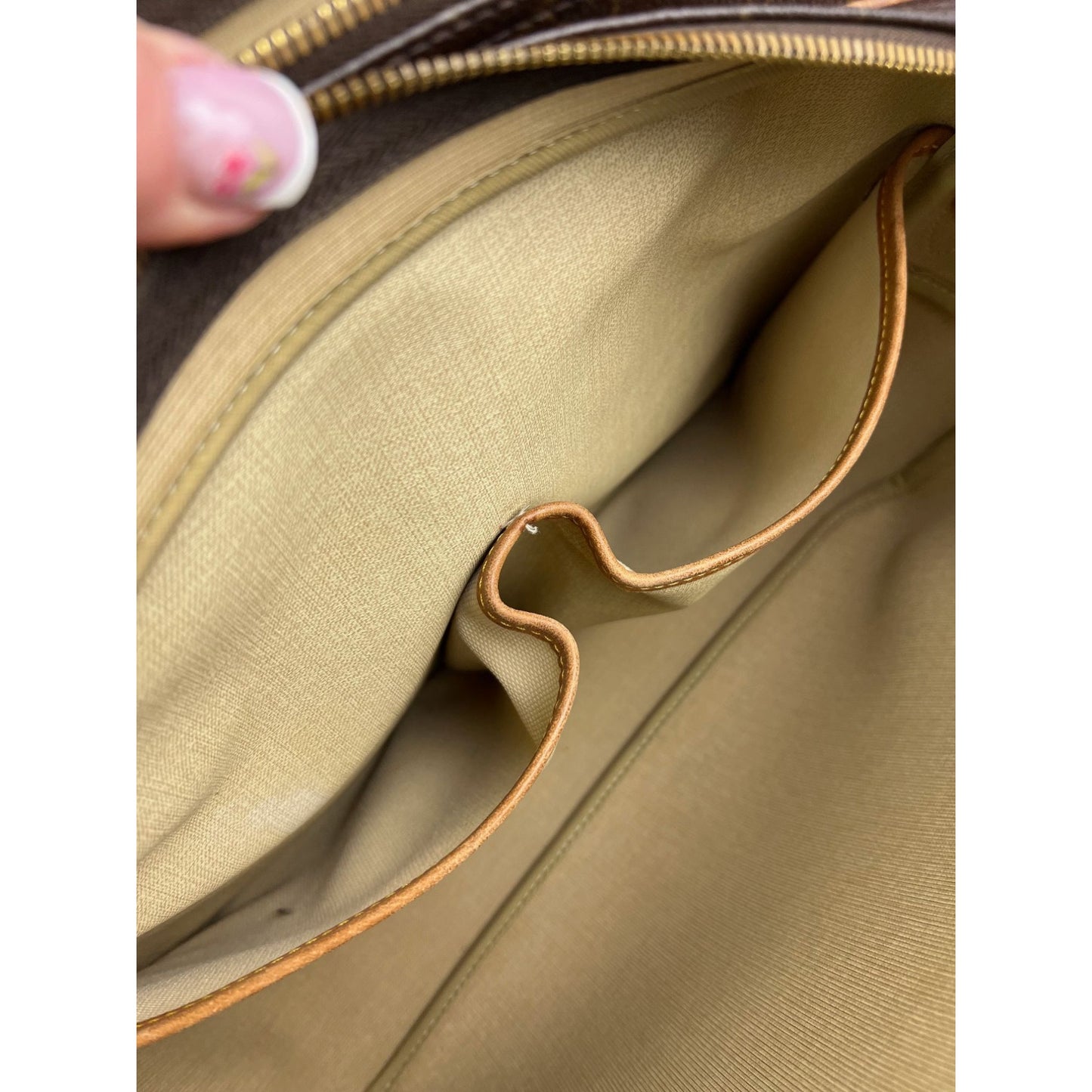 
                  
                    Louis Vuitton Reporter GM Monogram Crossbody Messenger Travel Bag
                  
                