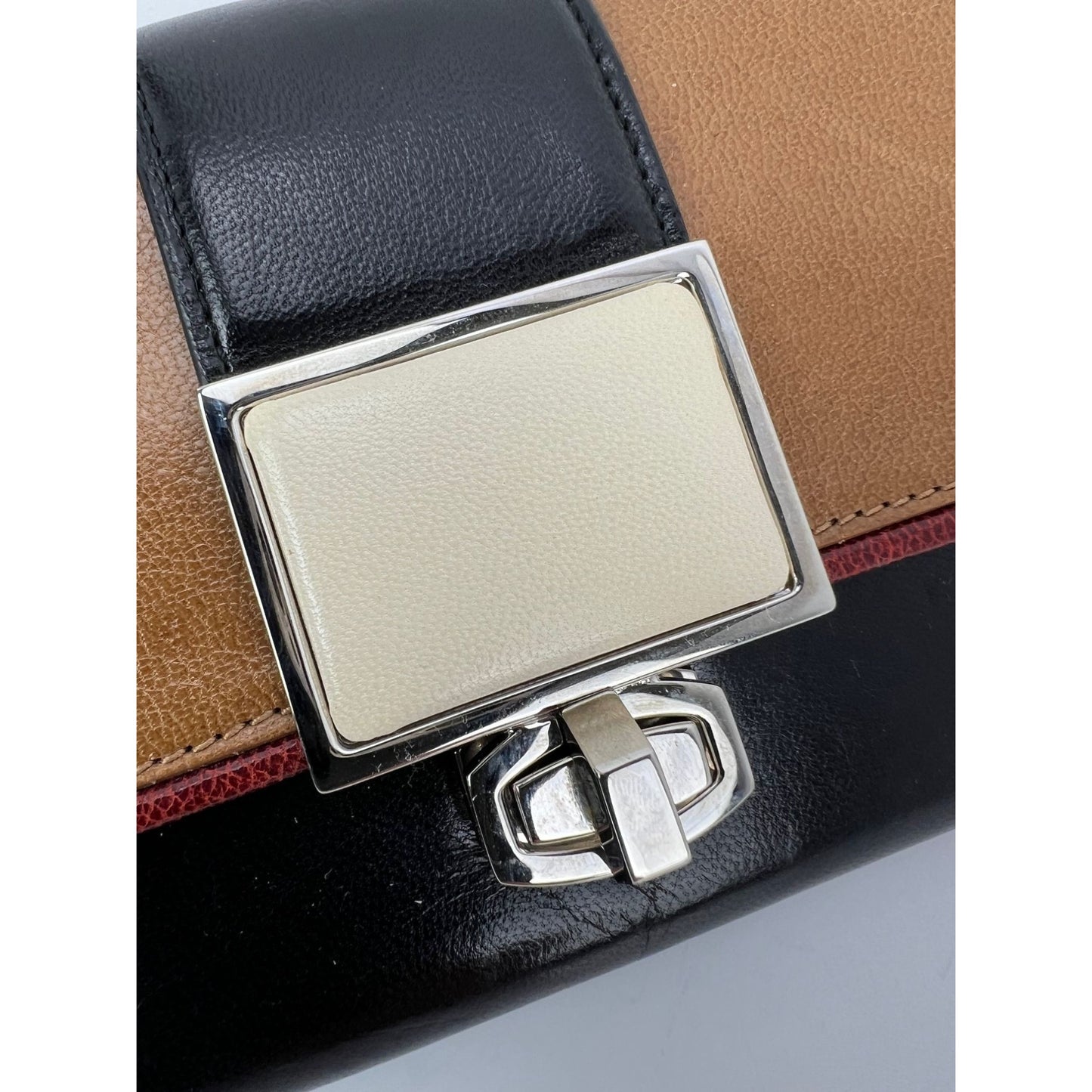 
                  
                    Balenciaga Cherche Leather Flap Wallet Vintage
                  
                