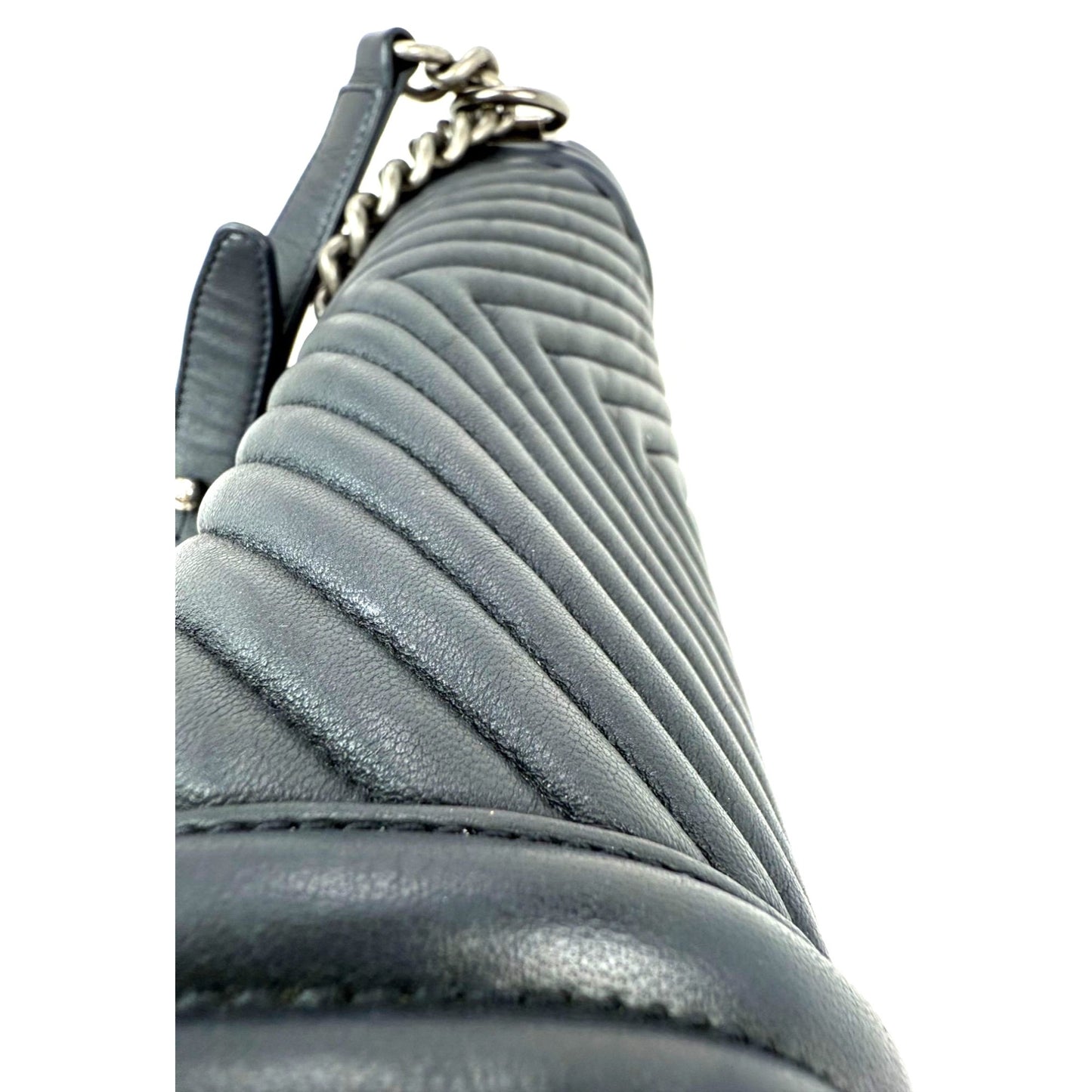 
                  
                    CHANEL Lambskin Chevron Quilted Medium Boy Flap Navy Blue Shoulder Bag
                  
                