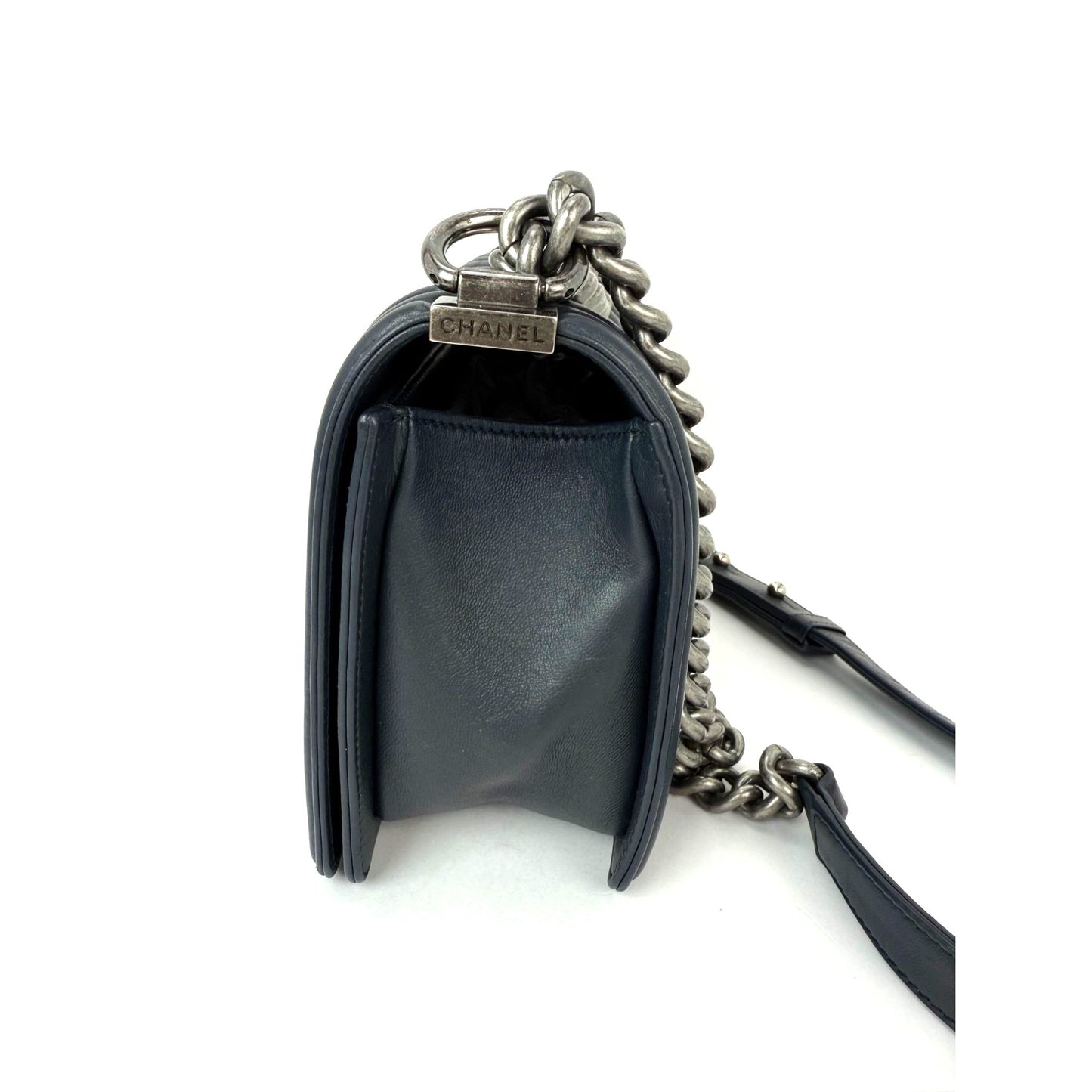 
                  
                    CHANEL Lambskin Chevron Quilted Medium Boy Flap Navy Blue Shoulder Bag
                  
                