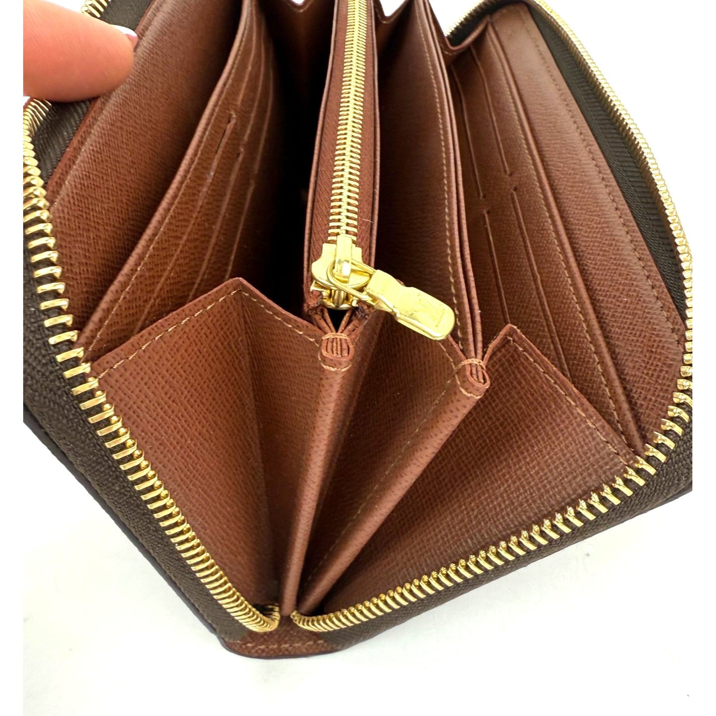 
                  
                    LOUIS VUITTON  Zippy Monogram Leather Wallet Clutch
                  
                