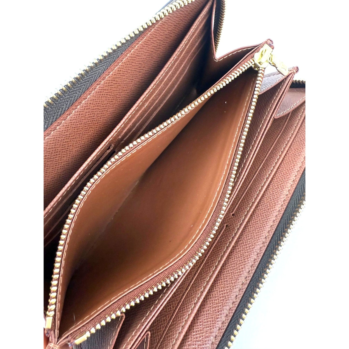 
                  
                    LOUIS VUITTON  Zippy Monogram Leather Wallet Clutch
                  
                