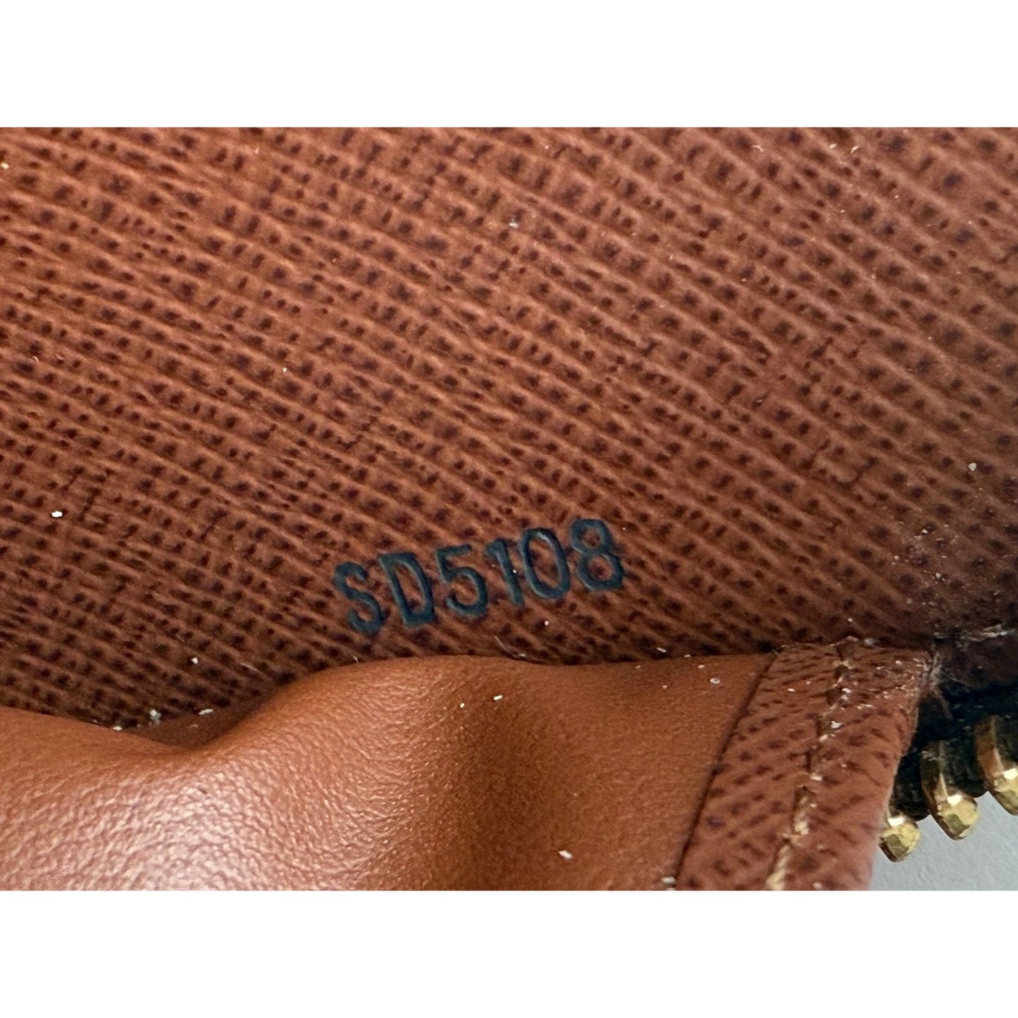 
                  
                    LOUIS VUITTON  Zippy Monogram Leather Wallet Clutch
                  
                