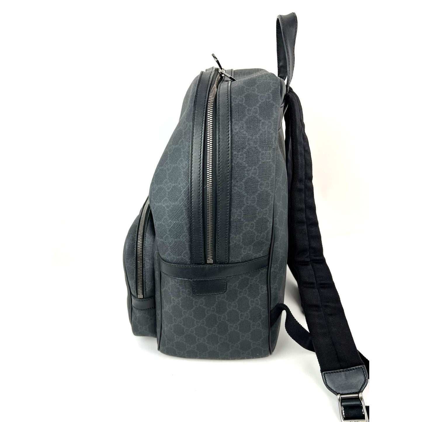 
                  
                    Gucci GG Supreme Medium Day Gray Black Backpack
                  
                